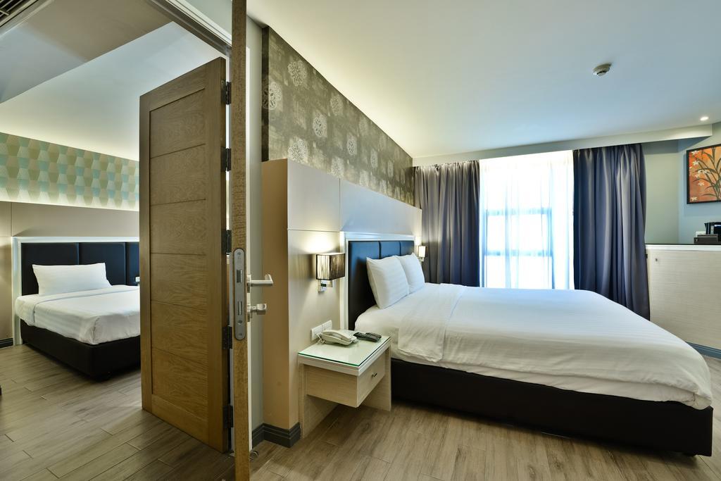 Prestige Suites Nana Bangkok Esterno foto