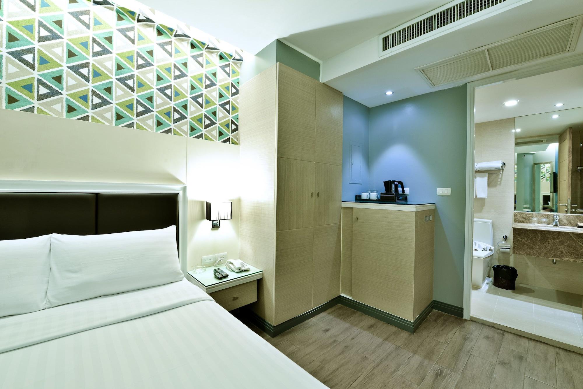 Prestige Suites Nana Bangkok Esterno foto
