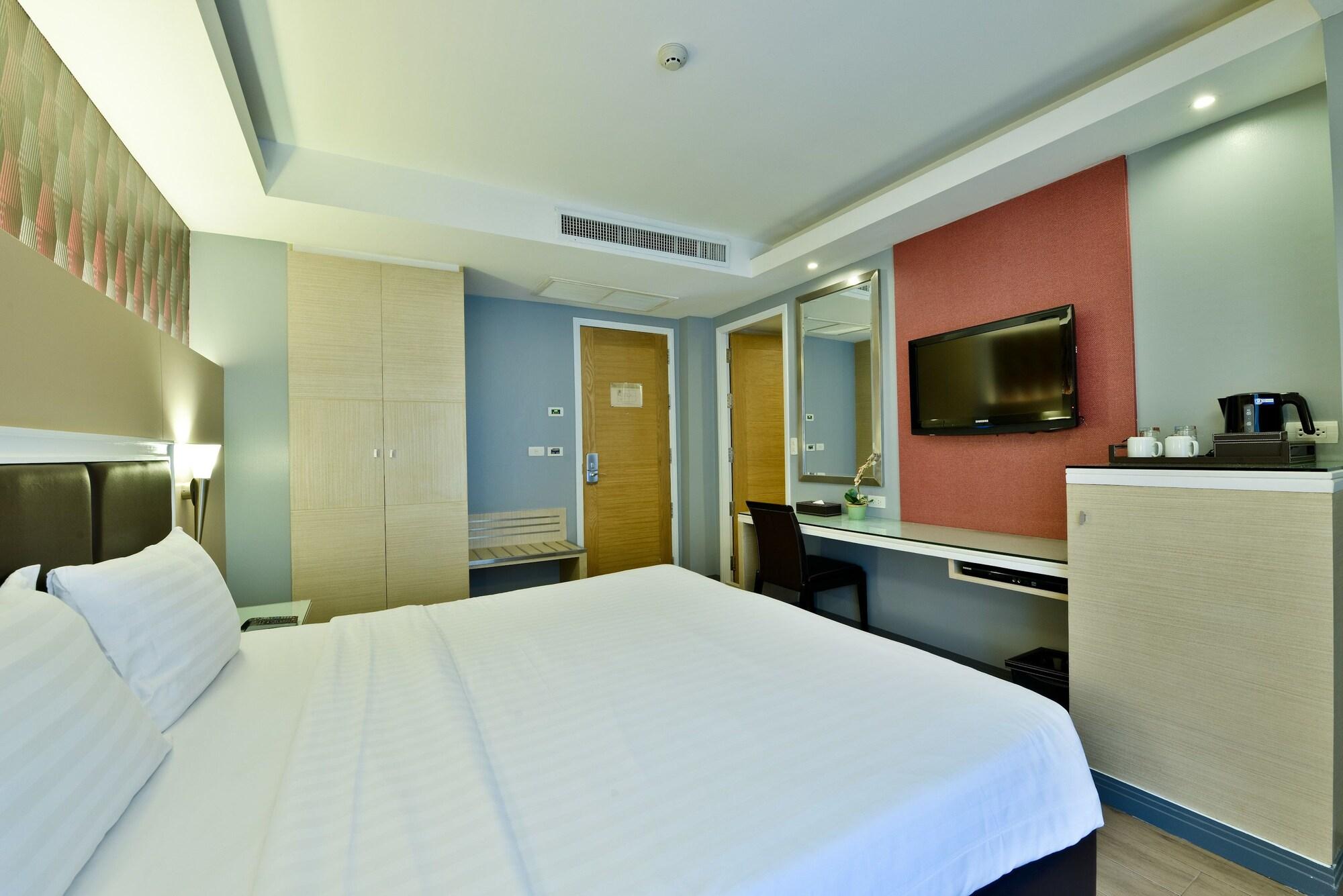 Prestige Suites Nana Bangkok Esterno foto